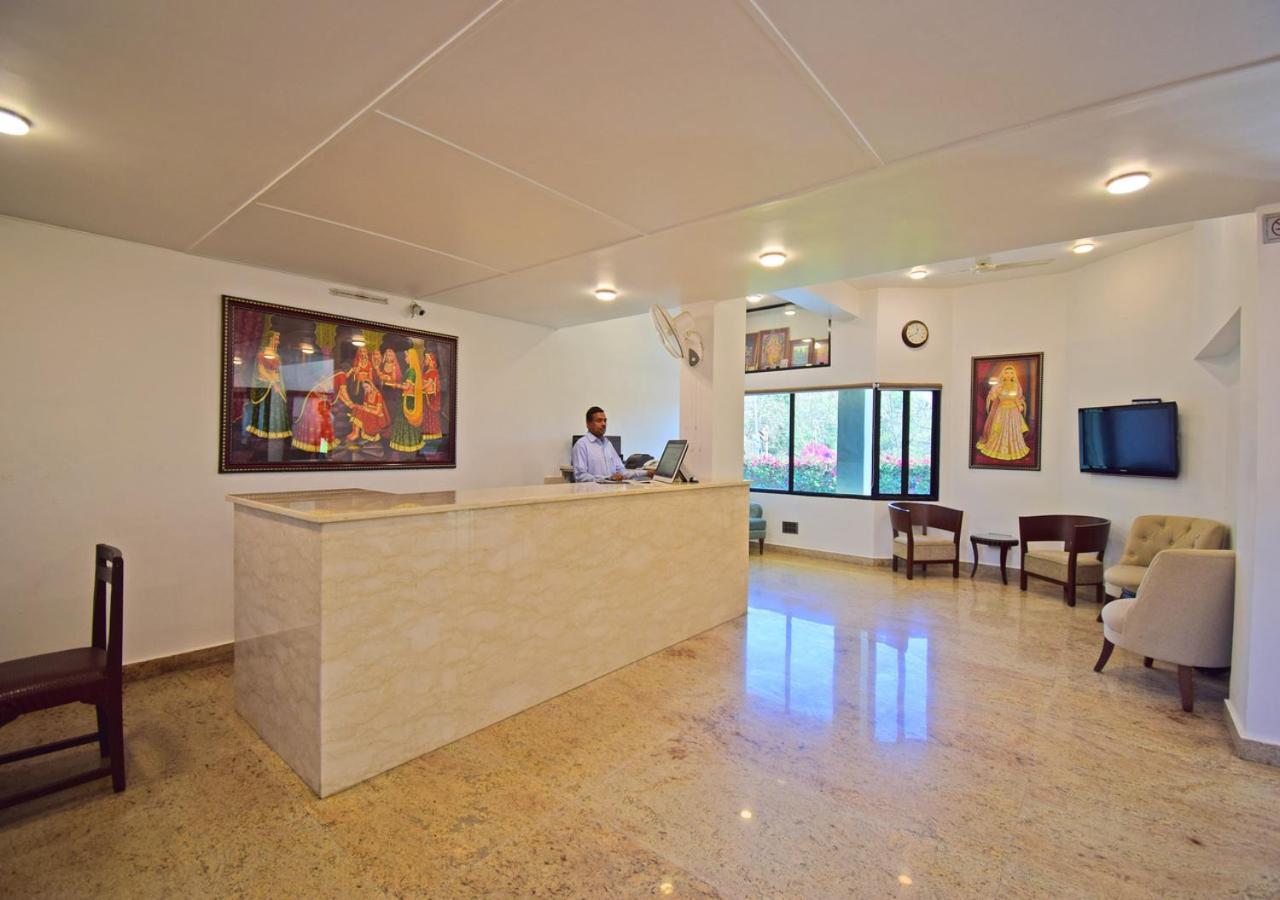 Hotel Shikha Centre 3*